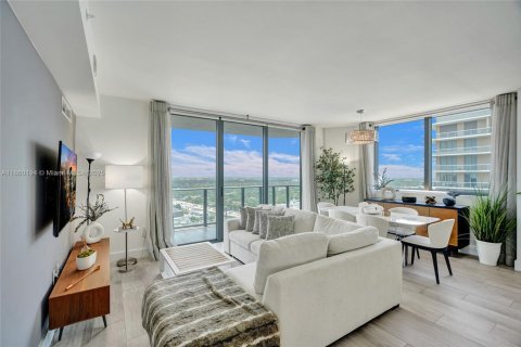 Copropriété à louer à Miami, Floride: 2 chambres, 90.3 m2 № 1960758 - photo 1