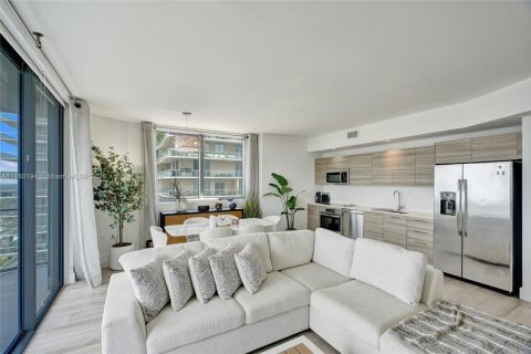 Copropriété à louer à Miami, Floride: 2 chambres, 90.3 m2 № 1960758 - photo 2