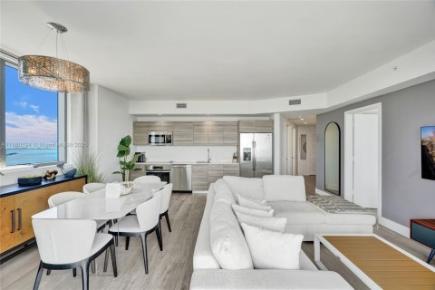 Copropriété à louer à Miami, Floride: 2 chambres, 90.3 m2 № 1960758 - photo 6