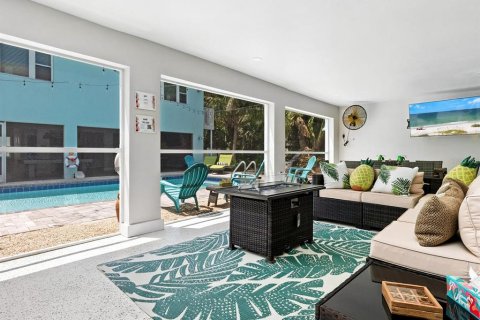 Commercial property in Sarasota, Florida 8 bedrooms, 602.94 sq.m. № 1821307 - photo 26