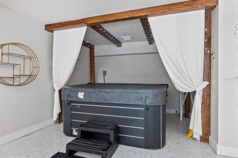 Commercial property in Sarasota, Florida 8 bedrooms, 602.94 sq.m. № 1821307 - photo 25
