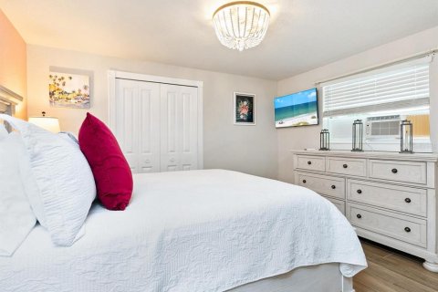Commercial property in Sarasota, Florida 8 bedrooms, 602.94 sq.m. № 1821307 - photo 8