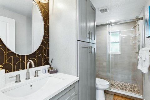 Commercial property in Sarasota, Florida 8 bedrooms, 602.94 sq.m. № 1821307 - photo 10