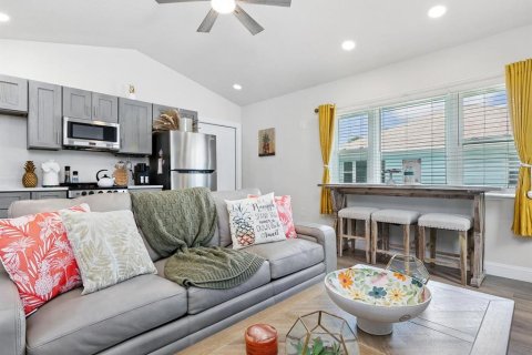 Commercial property in Sarasota, Florida 8 bedrooms, 602.94 sq.m. № 1821307 - photo 16