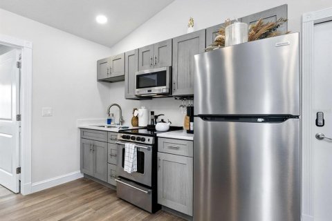 Commercial property in Sarasota, Florida 8 bedrooms, 602.94 sq.m. № 1821307 - photo 17