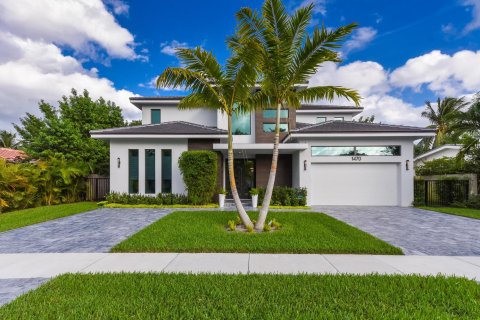 House in Boca Raton, Florida 5 bedrooms, 397.16 sq.m. № 1074864 - photo 1