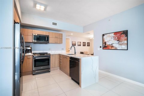 Condominio en Miami, Florida, 2 dormitorios  № 2153222