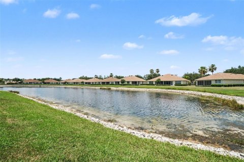 House in North Port, Florida 2 bedrooms, 134.52 sq.m. № 2203980 - photo 28