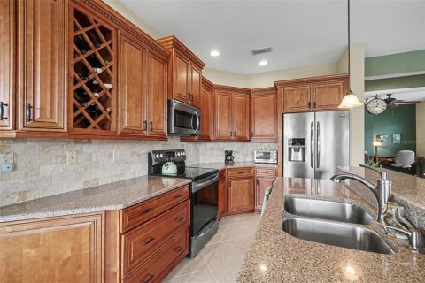 House in North Port, Florida 2 bedrooms, 134.52 sq.m. № 2203980 - photo 3