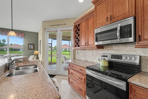 House in North Port, Florida 2 bedrooms, 134.52 sq.m. № 2203980 - photo 14