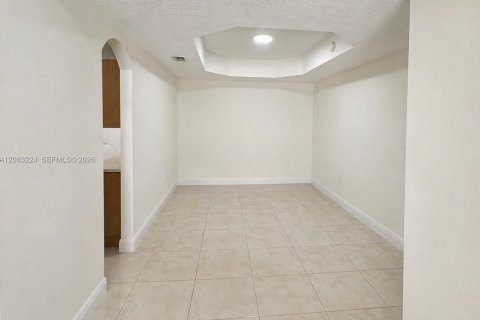 Condo à Doral, Floride, 3 chambres  № 2353142