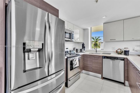Copropriété à louer à Bay Harbor Islands, Floride: 2 chambres, 106.84 m2 № 2184555 - photo 15