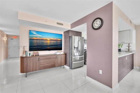 Copropriété à louer à Bay Harbor Islands, Floride: 2 chambres, 106.84 m2 № 2184555 - photo 13