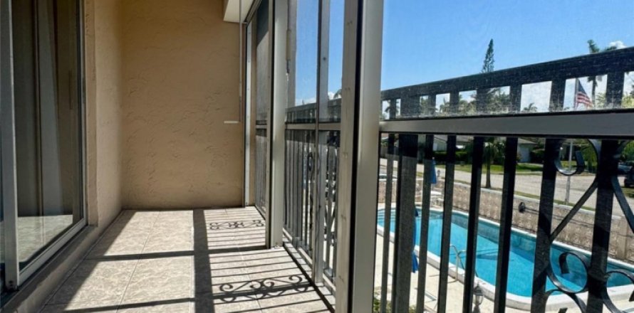 Adosado en Hollywood, Florida 2 dormitorios, 135.64 m2 № 1183528