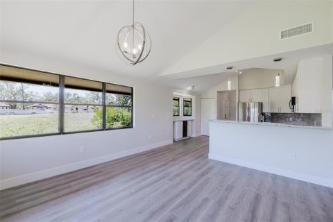 House in Sarasota, Florida 2 bedrooms, 155.33 sq.m. № 1718737 - photo 21
