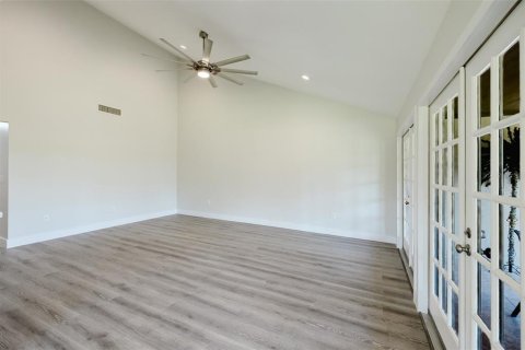 House in Sarasota, Florida 2 bedrooms, 155.33 sq.m. № 1718737 - photo 26