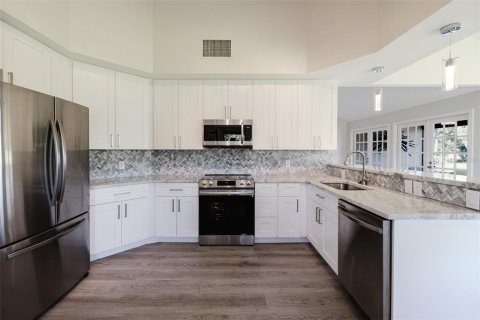 House in Sarasota, Florida 2 bedrooms, 155.33 sq.m. № 1718737 - photo 18