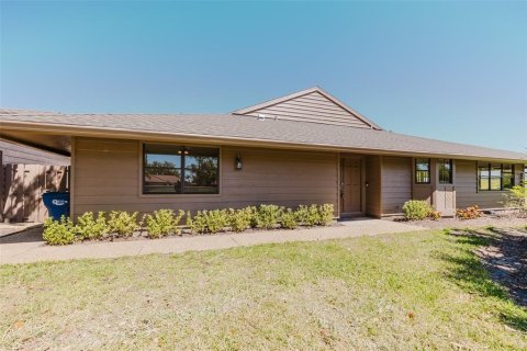 House in Sarasota, Florida 2 bedrooms, 155.33 sq.m. № 1718737 - photo 15