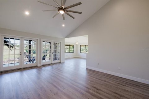 House in Sarasota, Florida 2 bedrooms, 155.33 sq.m. № 1718737 - photo 28
