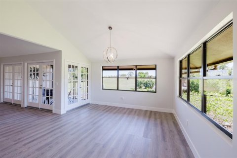 House in Sarasota, Florida 2 bedrooms, 155.33 sq.m. № 1718737 - photo 24