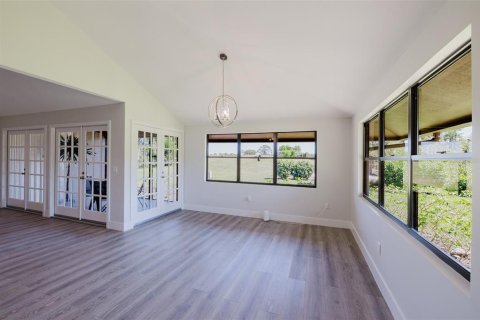 House in Sarasota, Florida 2 bedrooms, 155.33 sq.m. № 1718737 - photo 25