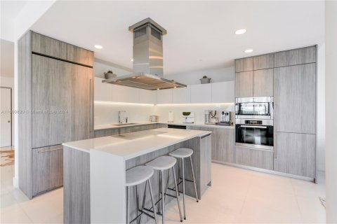 Condo in Key Biscayne, Florida, 3 bedrooms  № 1741600 - photo 17