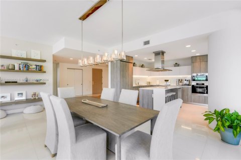Condo in Key Biscayne, Florida, 3 bedrooms  № 1741600 - photo 16