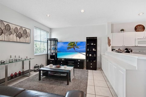 Villa ou maison à louer à Weston, Floride: 4 chambres, 209.59 m2 № 2415638 - photo 8