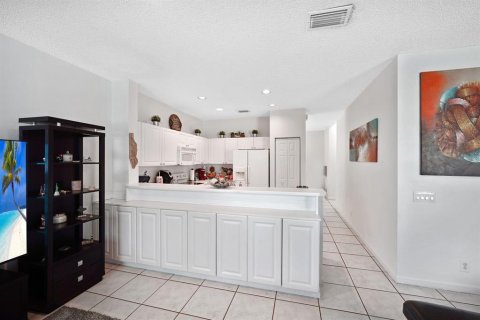 Villa ou maison à louer à Weston, Floride: 4 chambres, 209.59 m2 № 2415638 - photo 17