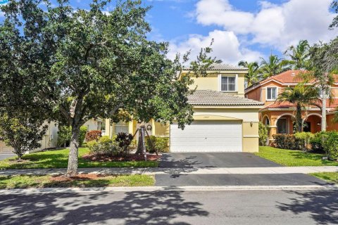 Villa ou maison à louer à Weston, Floride: 4 chambres, 209.59 m2 № 2415638 - photo 3