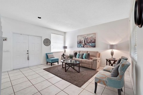 Villa ou maison à louer à Weston, Floride: 4 chambres, 209.59 m2 № 2415638 - photo 6