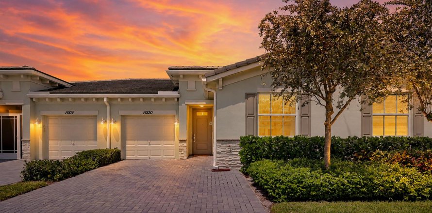 Townhouse in Delray Beach, Florida 2 bedrooms, 122.54 sq.m. № 2191082