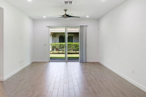 Townhouse in Delray Beach, Florida 2 bedrooms, 122.54 sq.m. № 2191082 - photo 7