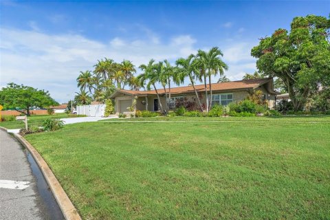 Casa en venta en Tierra Verde, Florida, 3 dormitorios, 176.51 m2 № 1880507 - foto 1