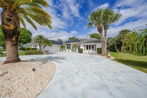 Casa en venta en Punta Gorda, Florida, 4 dormitorios, 270.9 m2 № 2195697 - foto 5