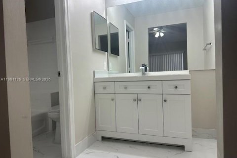 Снять в аренду виллу или дом в Уэстон, Флорида 3 спальни, 131.92м2, № 2021979 - фото 12