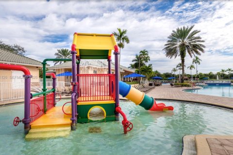 Снять в аренду виллу или дом в Уэстон, Флорида 3 спальни, 131.92м2, № 2021979 - фото 26