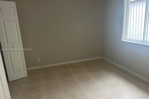 Снять в аренду виллу или дом в Уэстон, Флорида 3 спальни, 131.92м2, № 2021979 - фото 17