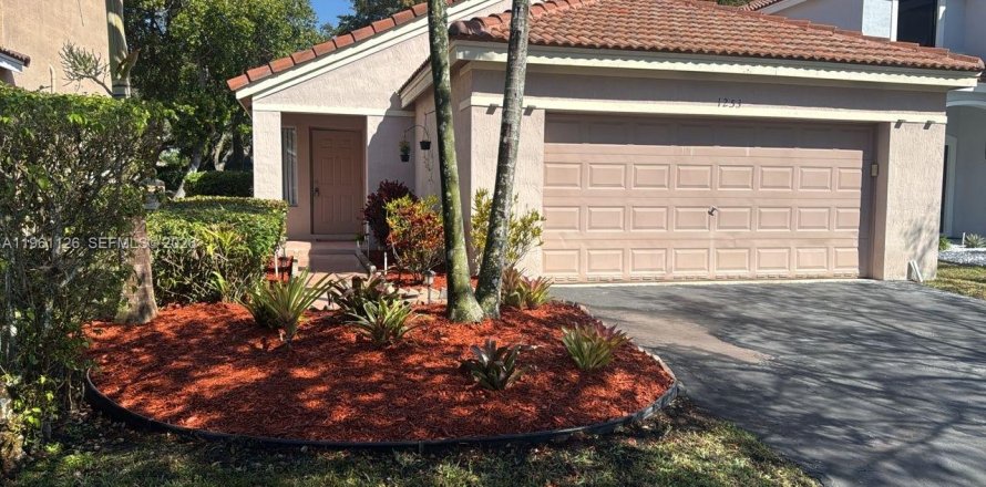 Дом в Уэстон, Флорида 3 спальни, 131.92м2 № 2021979