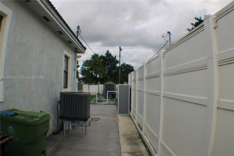 Купить виллу или дом в Хайалиа, Флорида 3 спальни, 124.77м2, № 1989758 - фото 19