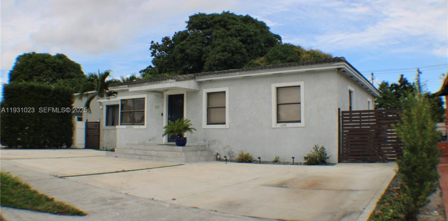 Дом в Хайалиа, Флорида 3 спальни, 124.77м2 № 1989758