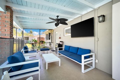 Casa en venta en Cutler Bay, Florida, 3 dormitorios, 120.77 m2 № 2043480 - foto 30