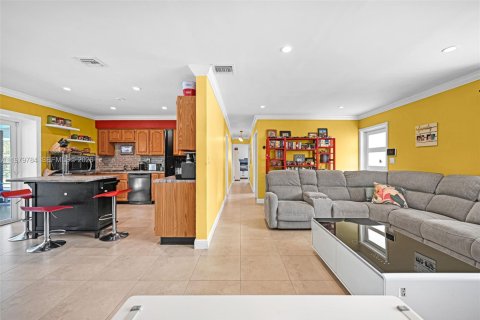 Casa en venta en Cutler Bay, Florida, 3 dormitorios, 120.77 m2 № 2043480 - foto 7