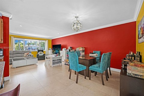 Casa en venta en Cutler Bay, Florida, 3 dormitorios, 120.77 m2 № 2043480 - foto 10