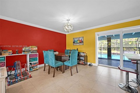 Casa en venta en Cutler Bay, Florida, 3 dormitorios, 120.77 m2 № 2043480 - foto 9