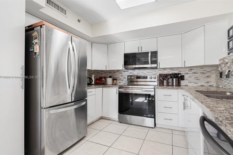 Condo in Aventura, Florida, 3 bedrooms № 1933588 - photo 29
