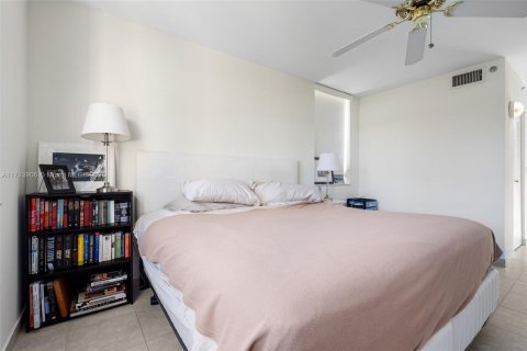 Condo in Aventura, Florida, 3 bedrooms № 1933588 - photo 25