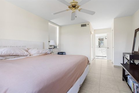 Condo in Aventura, Florida, 3 bedrooms № 1933588 - photo 26