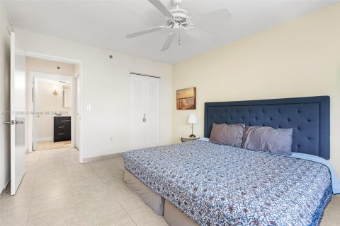 Condo in Aventura, Florida, 3 bedrooms № 1933588 - photo 11
