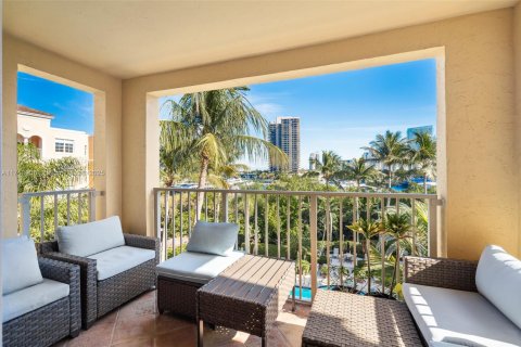 Condo in Aventura, Florida, 3 bedrooms № 1933588 - photo 1